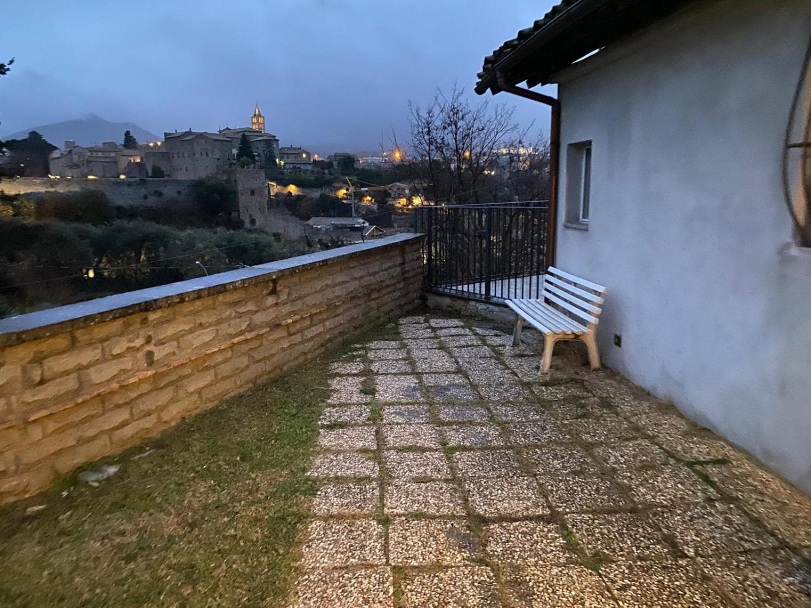 La Finestra Di Umberto Vicino Al Centro Con Parcheggio Privato Viterbo Exterior foto